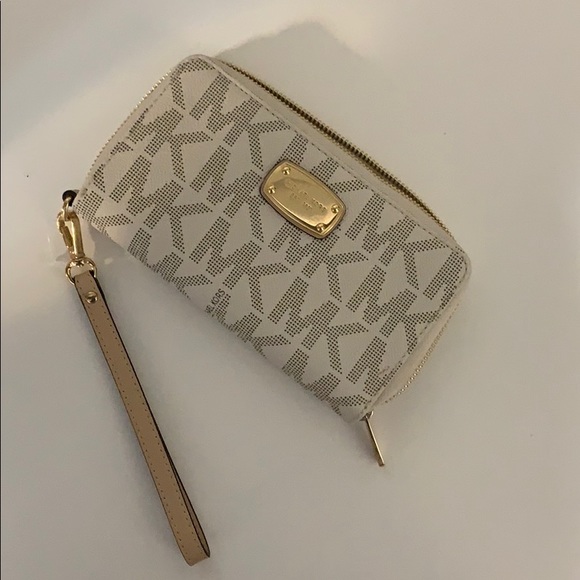 Michael Kors Handbags - Michael joes wallet size medium